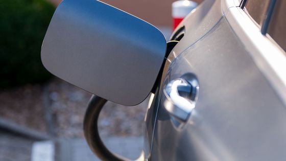 MHEV, HEV, PHEV, REEV, BEV: cuál se enchufa y cuál no